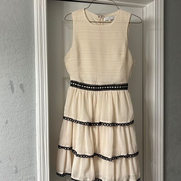 Endless rose tiered dress size S - Picture 1 of 3